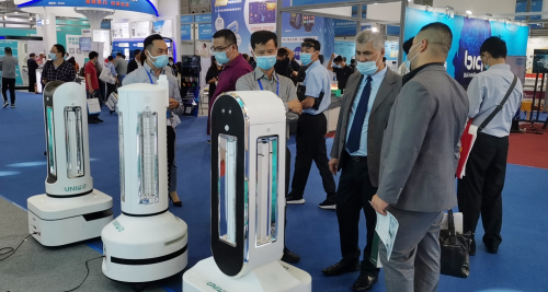 高交会明星UNIPIN紫外线消毒机器人 颖卿科技以健康安全布局全球市场
